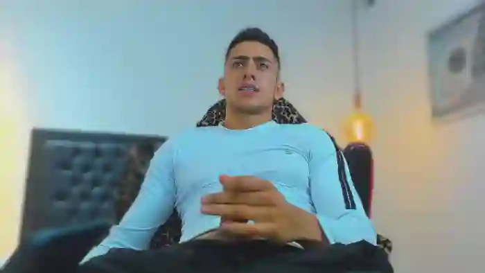 2025/09/25/flirt4free-zach-price-11-23-01