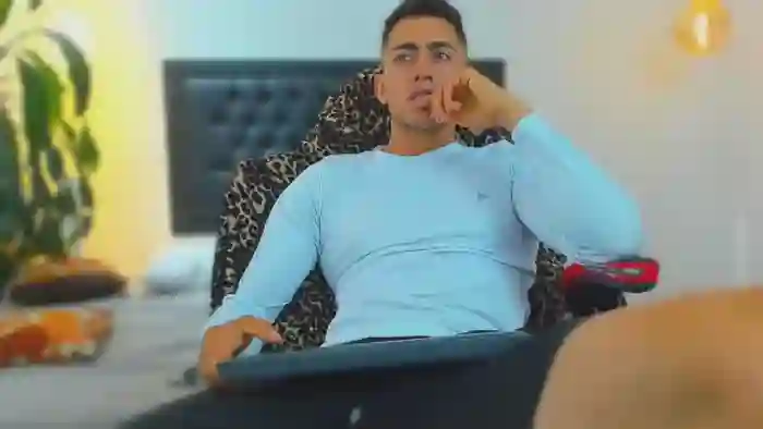 2025/09/25/flirt4free-zach-price-12-09-15