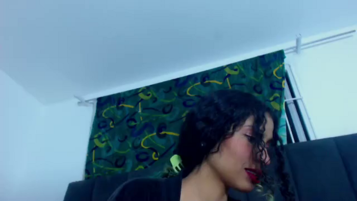 petite-ariana