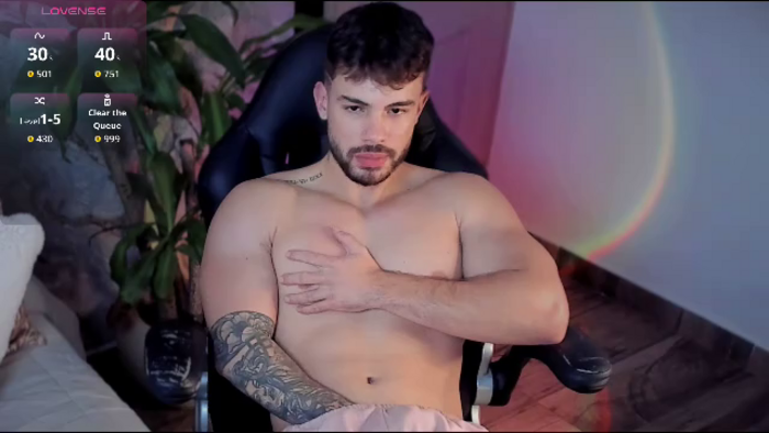 valenthino-king