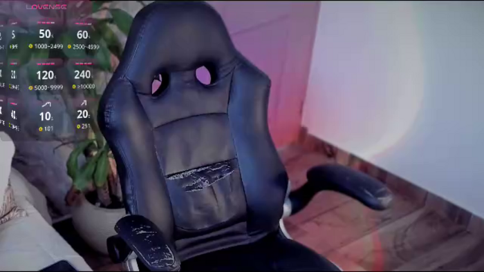 valenthino-king