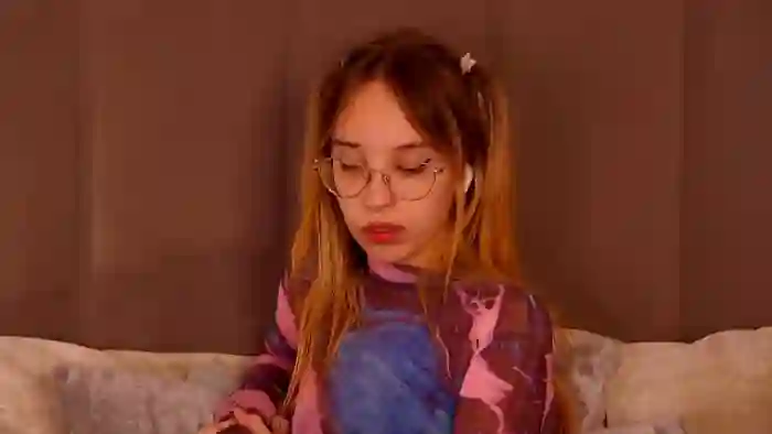 2025/09/28/flirt4free-lina-lewitt-00-51-42