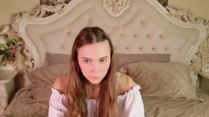 olivia-lay