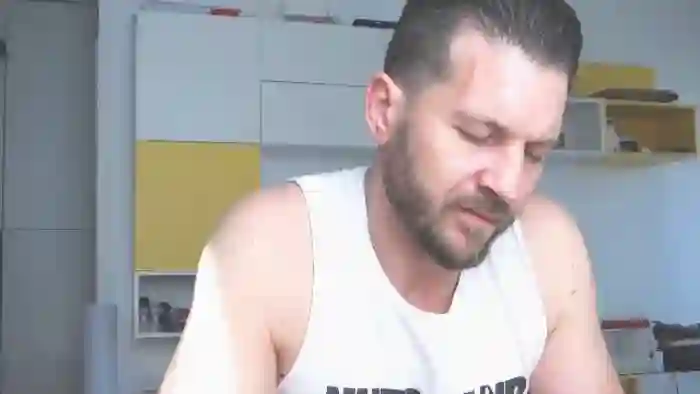 2025/09/28/flirt4free-hadess-08-03-25