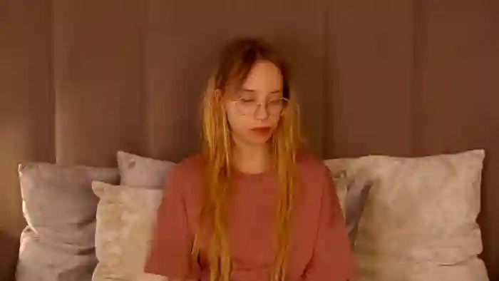 2025/09/29/flirt4free-lina-lewitt-22-22-56