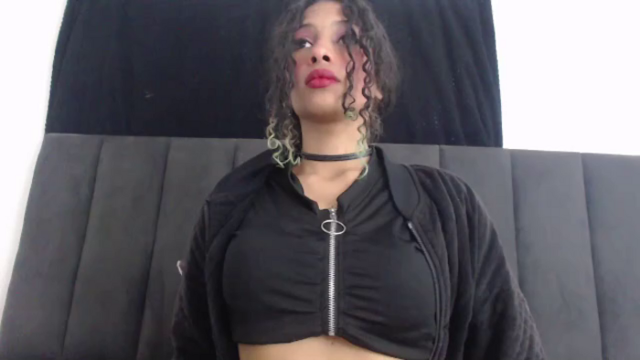 petite-ariana