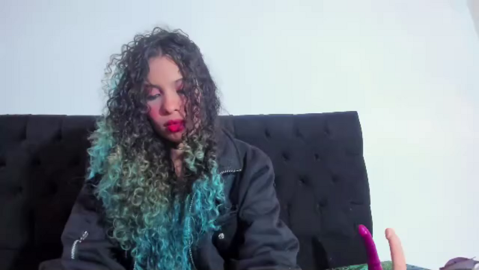 petite-ariana