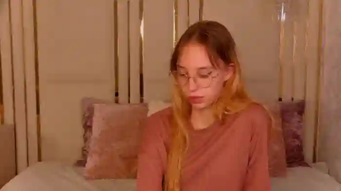 2025/10/02/flirt4free-lina-lewitt-19-42-18