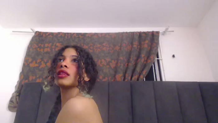 petite-ariana