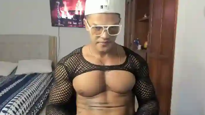 2025/10/03/flirt4free-tyga-fit-02-38-47