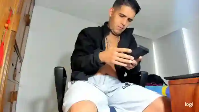 2025/10/03/flirt4free-zac-gray-11-56-07