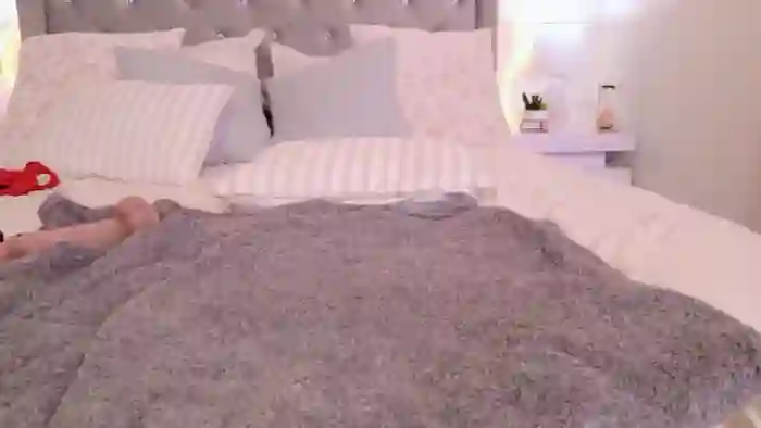 2025/10/07/flirt4free-julia-summers-05-57-12