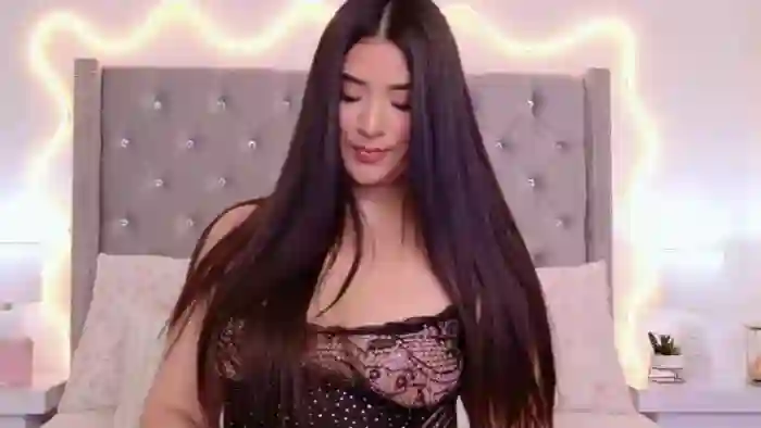 2025/10/07/flirt4free-julia-summers-21-05-18