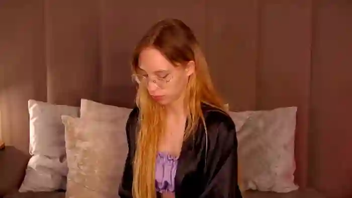 2025/10/07/flirt4free-lina-lewitt-03-22-55