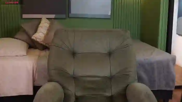 2025/10/08/flirt4free-nick-vans-16-41-40