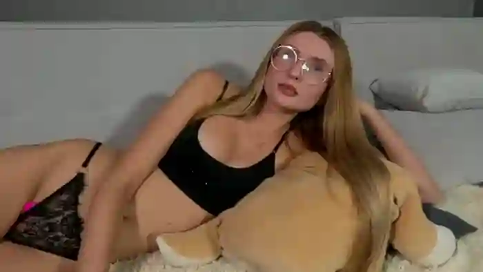 2025/10/09/flirt4free-mia-jesty-09-24-59