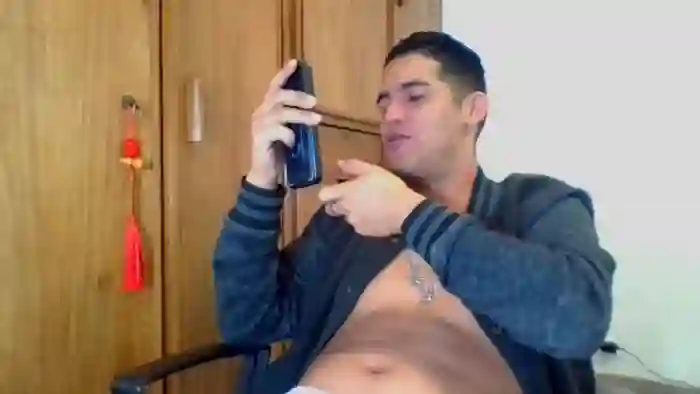 2025/10/09/flirt4free-zac-gray-12-42-12