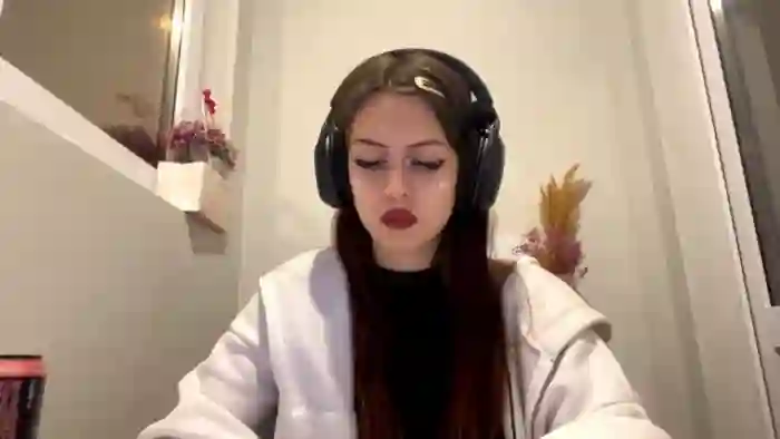 2025/10/10/flirt4free-lulu-whipple-17-10-57