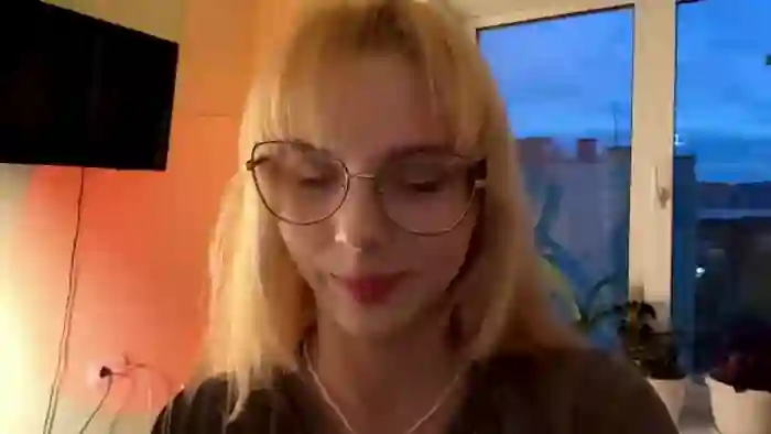 2025/10/10/flirt4free-selena-semper-14-25-18