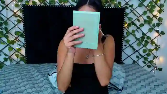 2025/10/10/flirt4free-valery-jonnes-17-24-17