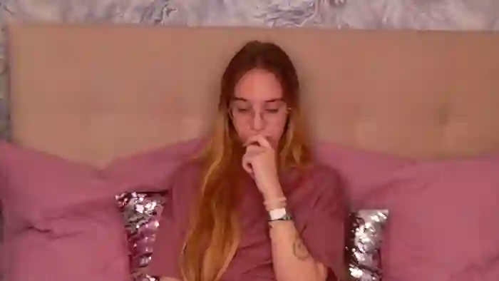 2025/10/13/flirt4free-lina-lewitt-18-47-23