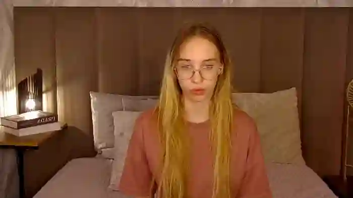 2025/10/13/flirt4free-lina-lewitt-20-51-33