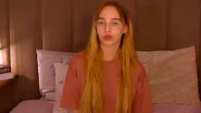 2025/10/13/flirt4free-lina-lewitt-22-17-11