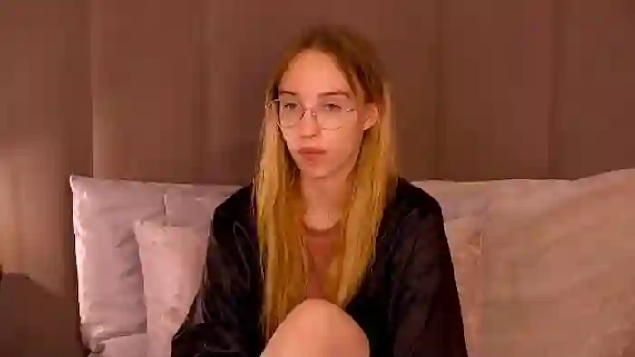 2025/10/14/flirt4free-lina-lewitt-00-59-07