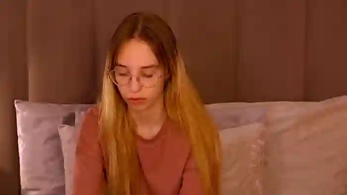 2025/10/14/flirt4free-lina-lewitt-04-52-54