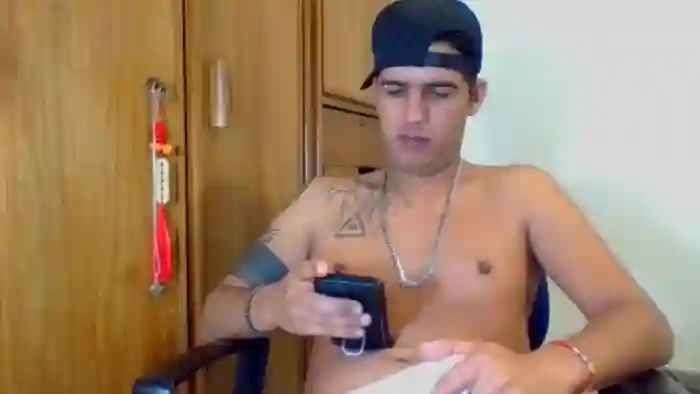 2025/10/14/flirt4free-zac-gray-12-23-07