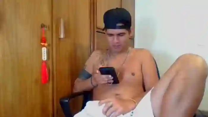 2025/10/14/flirt4free-zac-gray-13-24-14