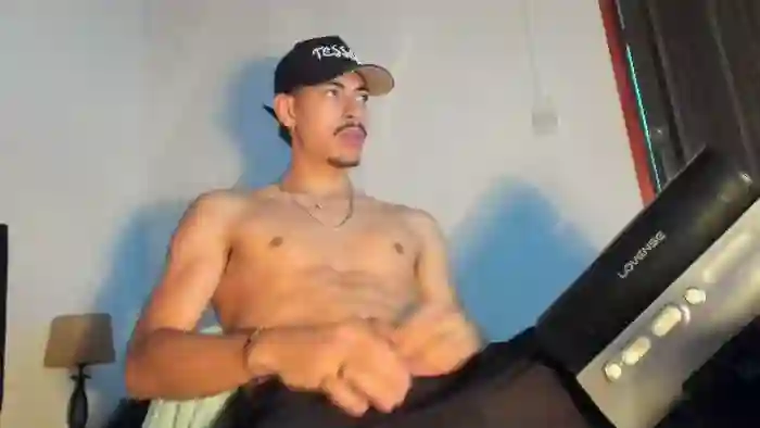 2025/10/15/flirt4free-marlon-teixeiraaa-18-58-00