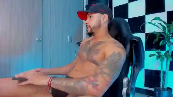 2025/10/15/flirt4free-nikola-hank-07-27-39