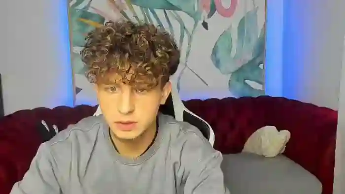 2025/10/15/flirt4free-valentin-martel-12-24-21