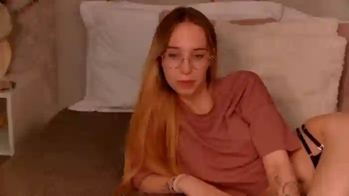 2025/10/16/flirt4free-lina-lewitt-17-37-55