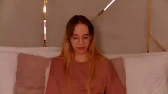 2025/10/16/flirt4free-lina-lewitt-18-36-10