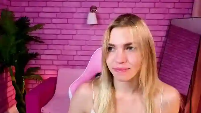 2025/10/16/flirt4free-margo-winsor-01-05-52