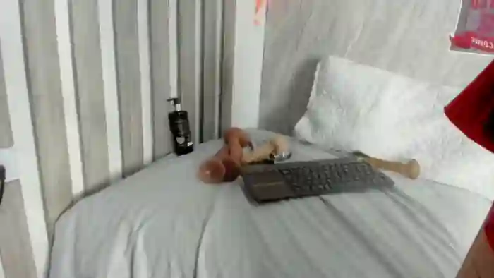 2025/10/16/flirt4free-wanda-snake-02-53-37