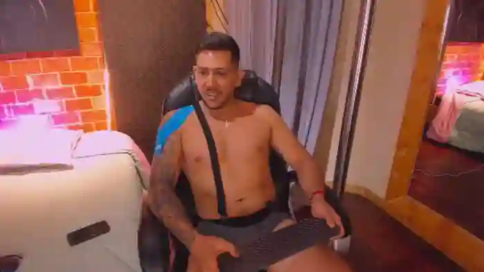 2025/10/16/flirt4free-mark-greey-00-37-44