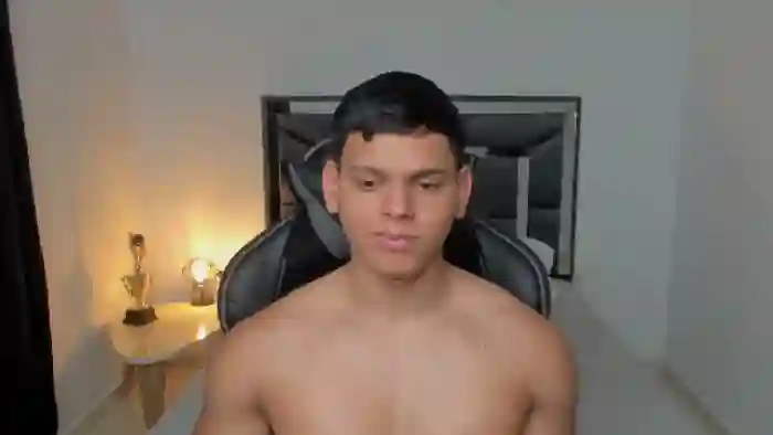 2025/10/16/flirt4free-stefan-lennox-20-23-34