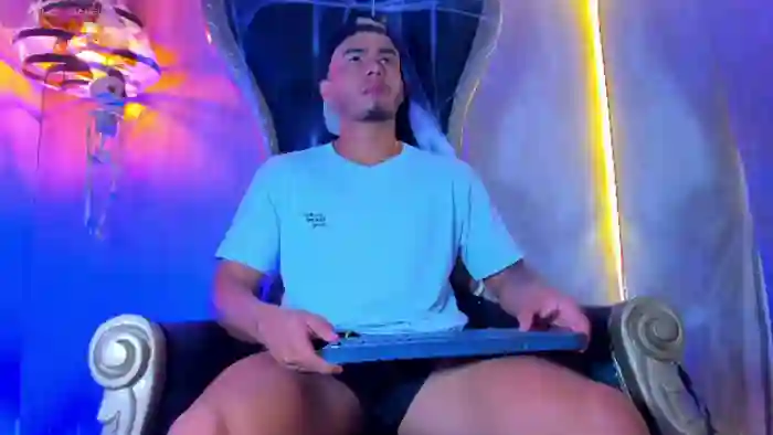 2025/10/16/flirt4free-thaddeus-king-21-31-57