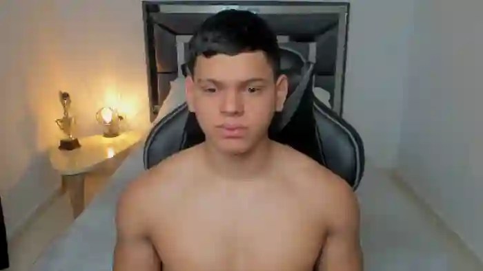 2025/10/17/flirt4free-stefan-lennox-13-54-02