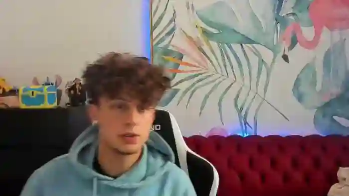 2025/10/17/flirt4free-valentin-martel-12-31-40