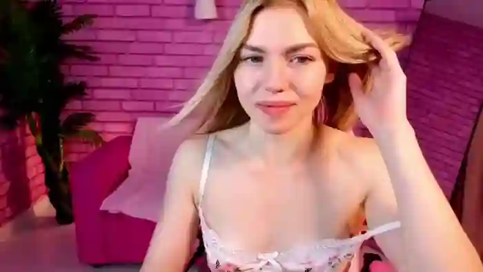 2025/10/18/flirt4free-margo-winsor-04-05-37