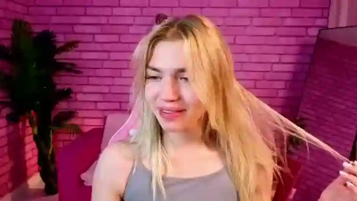 2025/10/18/flirt4free-margo-winsor-05-37-18