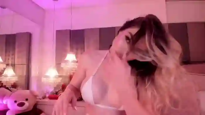 2025/10/18/flirt4free-mia-klein-00-33-41