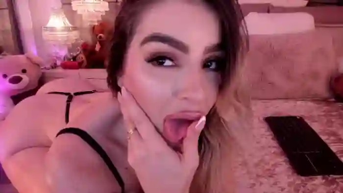 2025/10/18/flirt4free-mia-klein-05-36-52