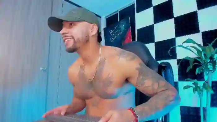 2025/10/18/flirt4free-nikola-hank-07-36-36