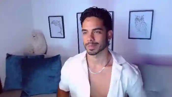 2025/10/18/flirt4free-thomas-spellman-01-04-37