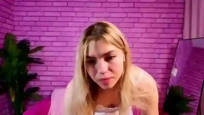 2025/10/19/flirt4free-margo-winsor-01-20-57